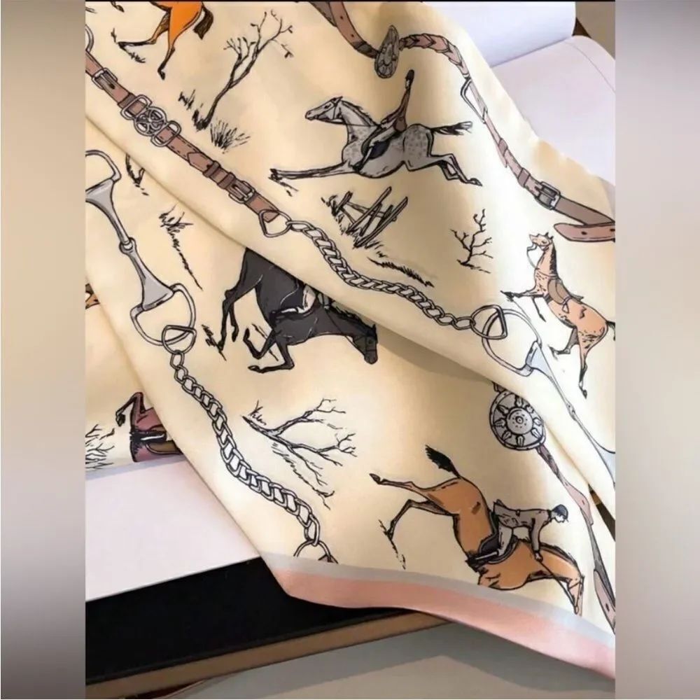 Horse scarf N763